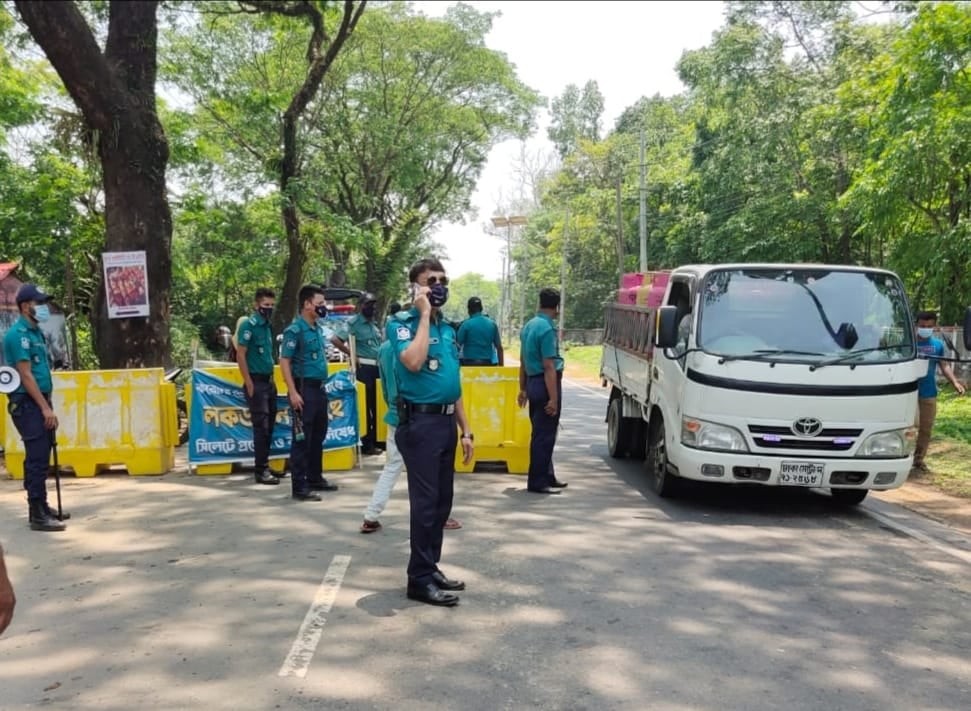 সিলেটে লকডাউন এর ১০ম দিনে ৩০টি যানবাহনে ও মামলা ৯১টি আটক