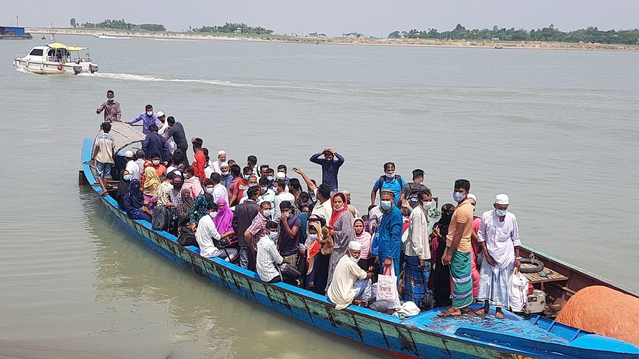 বরিশালে এক ট্রলারযাত্রীকে অতিরিক্ত ভাড়া না দেওয়ায় মারধর