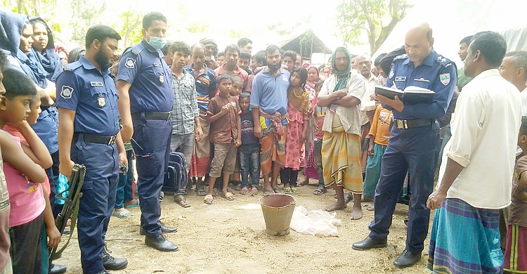 মেহেরপুরে বোমা সদৃশ বস্তু উদ্ধার